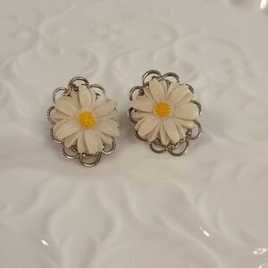 Vintage Daisy Clip on Earrings